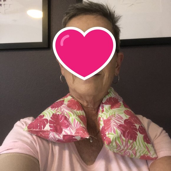 Lavender scented hot/cold neck wrap and bonus freezer pack - Picture 3 of 3